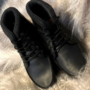 Youth Boys Casual Dress Boots (Sz: 7)